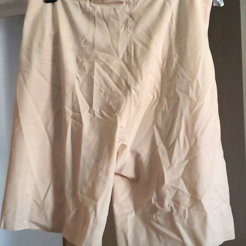 Buttock enhancing shaper